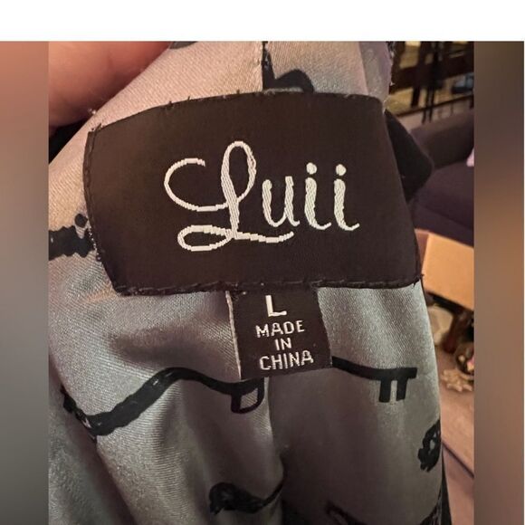 Elegant Black Women's Coat LUII L lined Heavy Hang, Flattering! - Picture 7 of 11